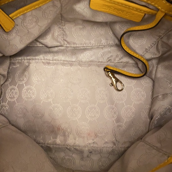 Michael Kors bucket bag , tan and mustard color. - Picture 8 of 10